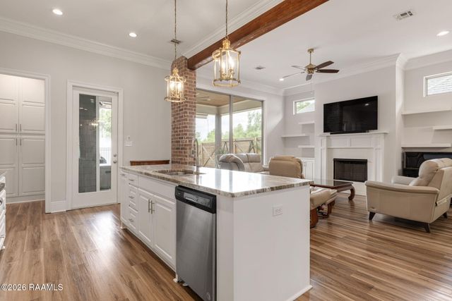 102 Cherrywood Drive, Lafayette, LA 70508
