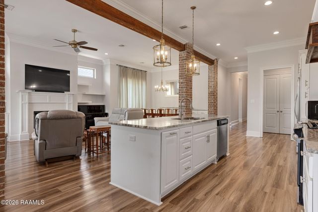 102 Cherrywood Drive, Lafayette, LA 70508