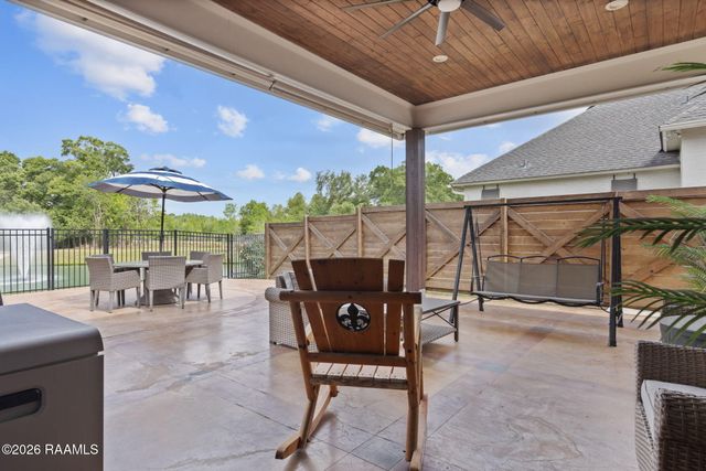 102 Cherrywood Drive, Lafayette, LA 70508