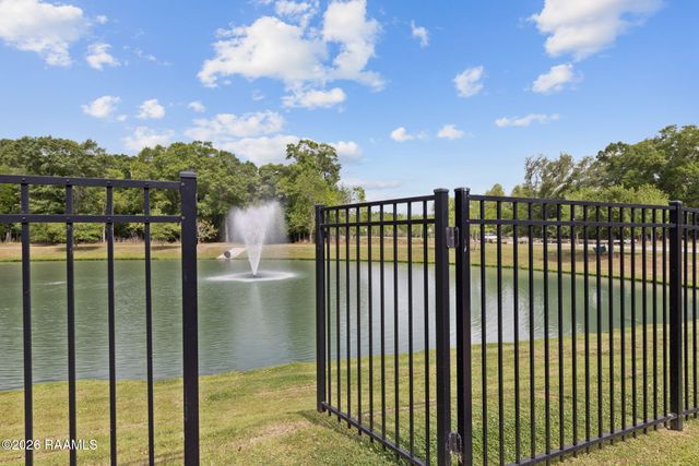 102 Cherrywood Drive, Lafayette, LA 70508