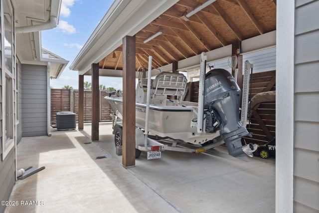 102 Cherrywood Drive, Lafayette, LA 70508