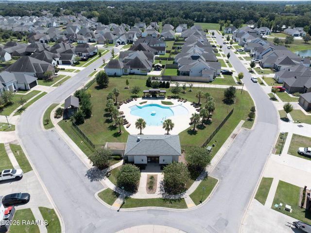102 Cherrywood Drive, Lafayette, LA 70508