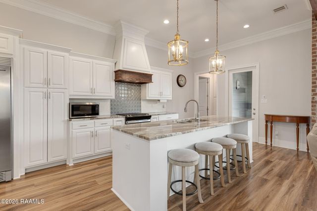 102 Cherrywood Drive, Lafayette, LA 70508