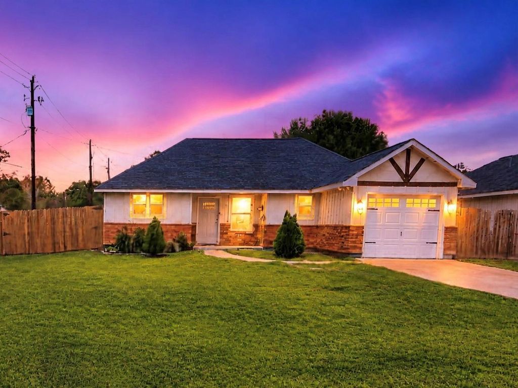 7730 Avenue E, Beasley, TX 77417