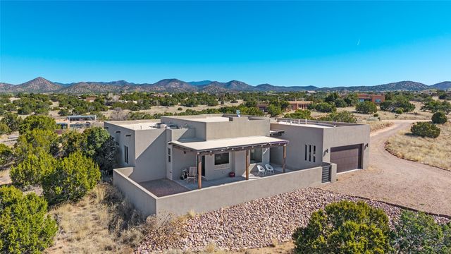 9 Monte Alto Place, Santa Fe, NM 87508