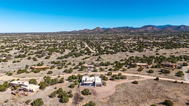 9 Monte Alto Place, Santa Fe, NM 87508