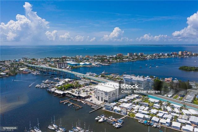 3818 Clearbrook LN, Fort Myers, FL 33966