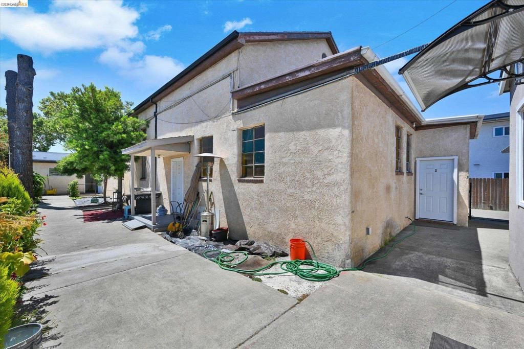 Image 2 of property listing at 1190 Davis St, San Leandro, CA 94577