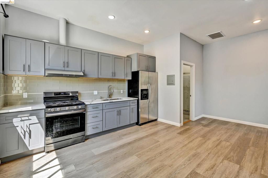 Image 21 of property listing at 1190 Davis St, San Leandro, CA 94577
