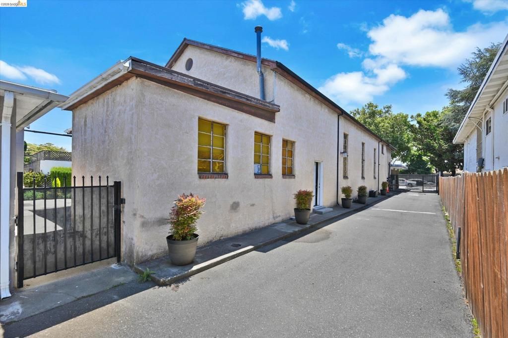 Image 3 of property listing at 1190 Davis St, San Leandro, CA 94577