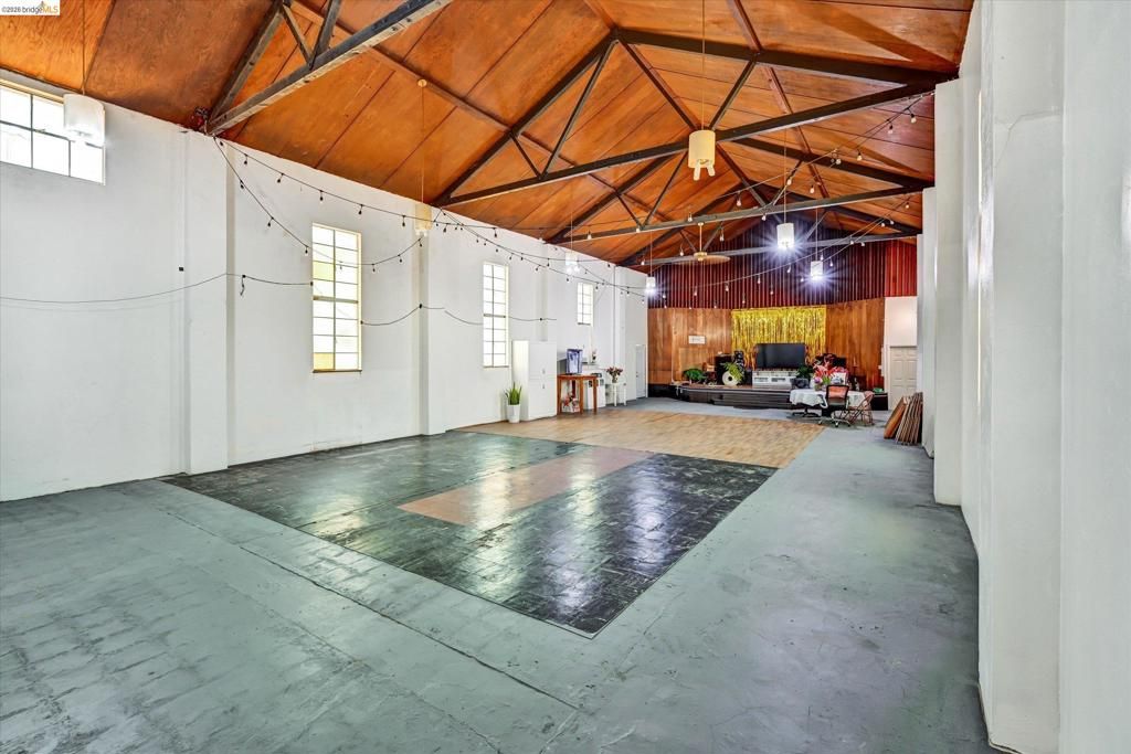 Image 9 of property listing at 1190 Davis St, San Leandro, CA 94577