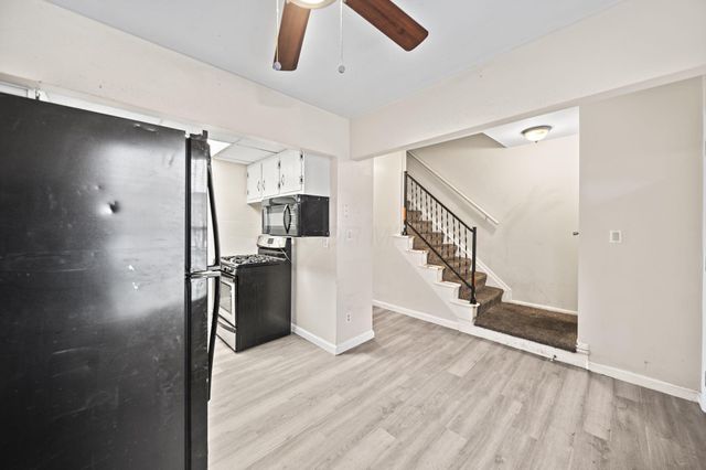 87 Tarryton Court W, 18D, Columbus, OH 43228