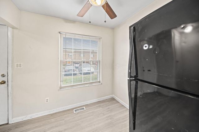 87 Tarryton Court W, 18D, Columbus, OH 43228