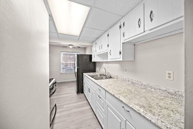 87 Tarryton Court W, 18D, Columbus, OH 43228