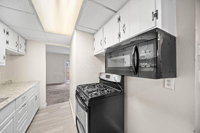 87 Tarryton Court W, 18D, Columbus, OH 43228