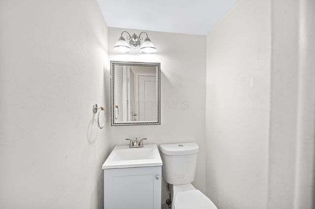 87 Tarryton Court W, 18D, Columbus, OH 43228