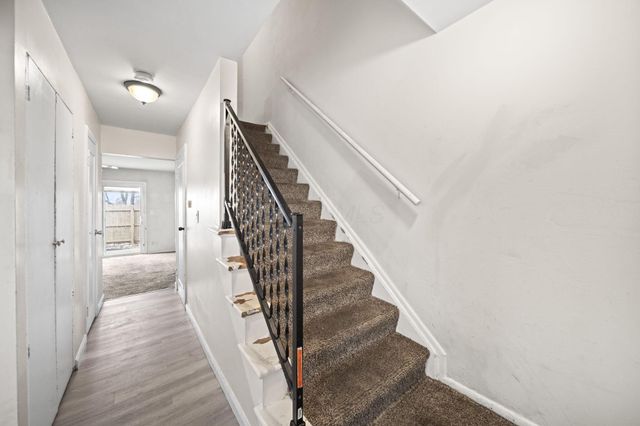 87 Tarryton Court W, 18D, Columbus, OH 43228