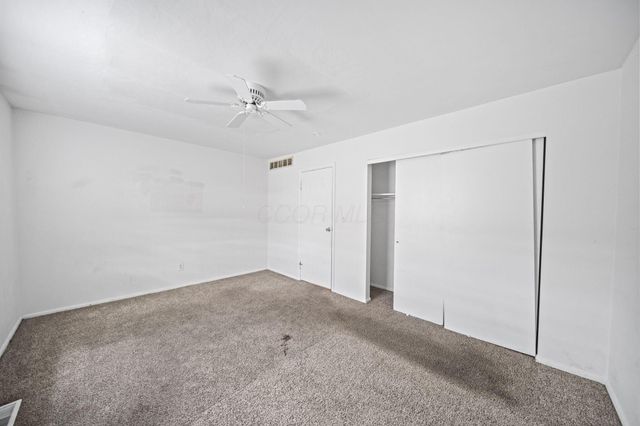 87 Tarryton Court W, 18D, Columbus, OH 43228