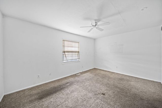 87 Tarryton Court W, 18D, Columbus, OH 43228