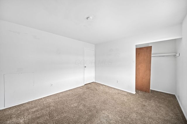 87 Tarryton Court W, 18D, Columbus, OH 43228