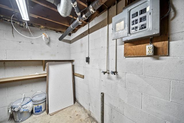 87 Tarryton Court W, 18D, Columbus, OH 43228