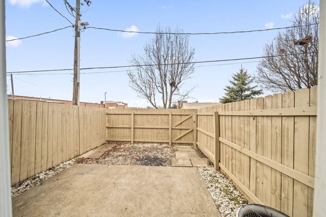 87 Tarryton Court W, 18D, Columbus, OH 43228