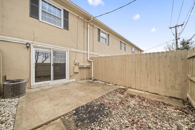 87 Tarryton Court W, 18D, Columbus, OH 43228