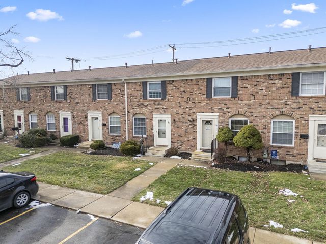 87 Tarryton Court W, 18D, Columbus, OH 43228