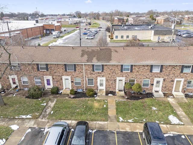 87 Tarryton Court W, 18D, Columbus, OH 43228