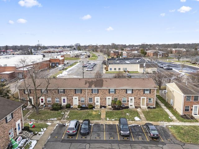 87 Tarryton Court W, 18D, Columbus, OH 43228