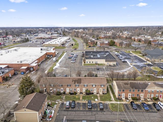 87 Tarryton Court W, 18D, Columbus, OH 43228