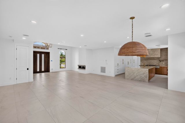 2719 NE 19th Street, Fort Lauderdale, FL 33305