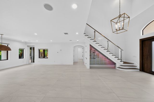 2719 NE 19th Street, Fort Lauderdale, FL 33305