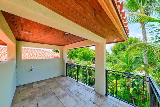 2719 NE 19th Street, Fort Lauderdale, FL 33305