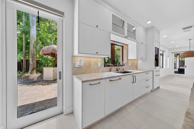 2719 NE 19th Street, Fort Lauderdale, FL 33305
