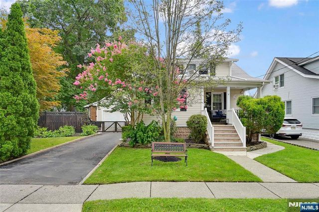 17 Oneida Avenue, Dumont, NJ 07628