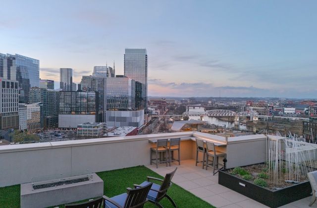 20 Rutledge St Apt 709, Nashville, TN 37210