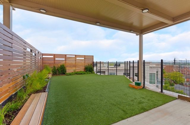 20 Rutledge St Apt 709, Nashville, TN 37210