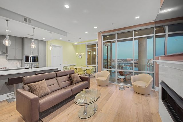 20 Rutledge St Apt 709, Nashville, TN 37210