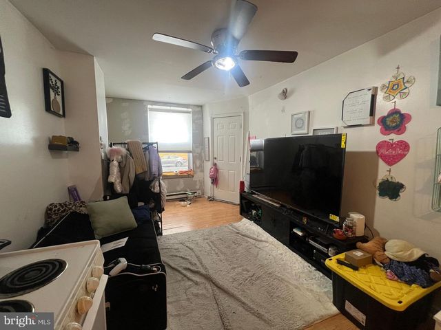 2222 SNYDER AVE, Philadelphia, PA 19145