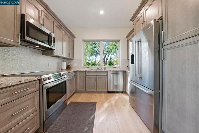 12 Quiet Country Ln, Danville, CA 94526