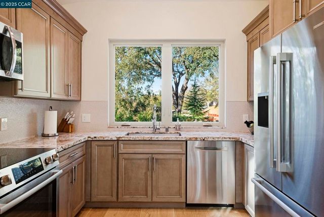 12 Quiet Country Ln, Danville, CA 94526