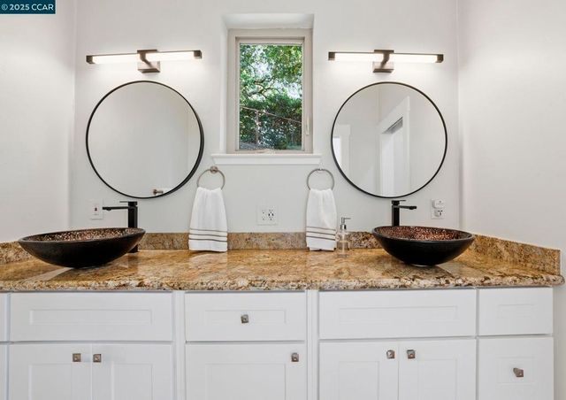 12 Quiet Country Ln, Danville, CA 94526