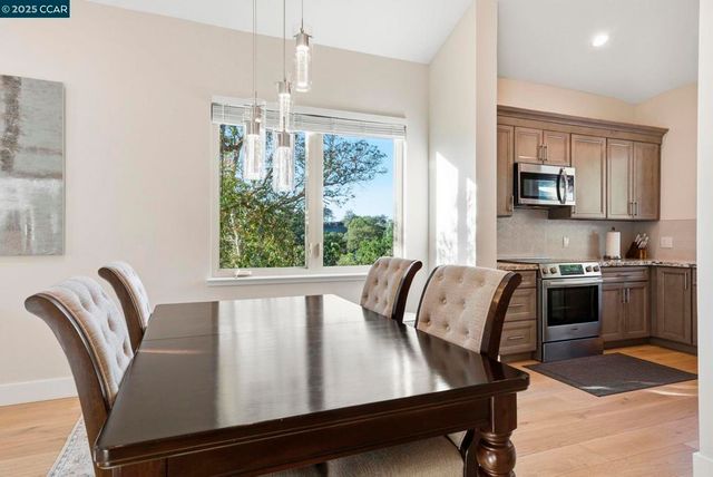 12 Quiet Country Ln, Danville, CA 94526