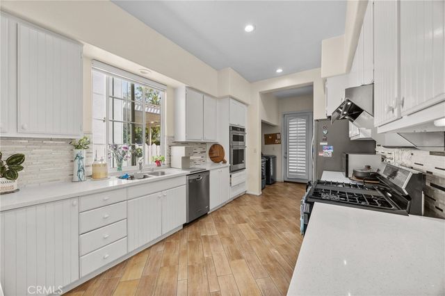 30 Garden Gate Lane, Irvine, CA 92620