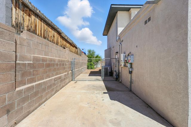 2198 Lema Road SE, Rio Rancho, NM 87124