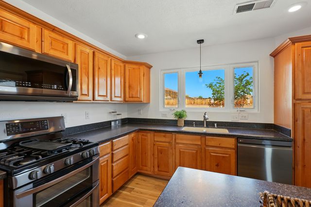 2198 Lema Road SE, Rio Rancho, NM 87124