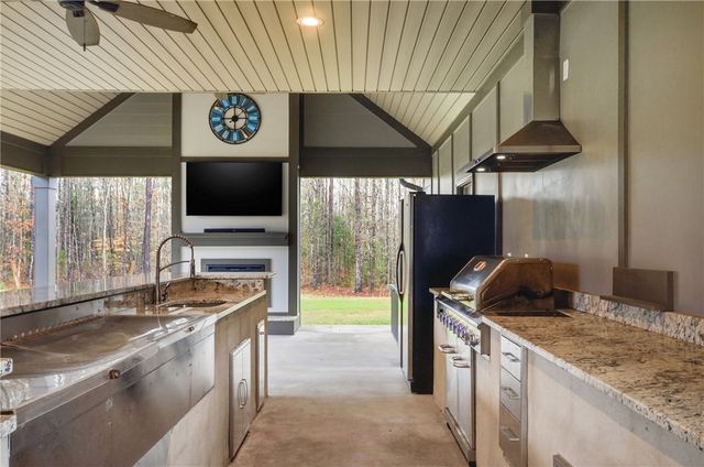 7920 Abbeville Highway, Iva, SC 29655