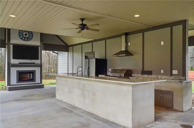 7920 Abbeville Highway, Iva, SC 29655