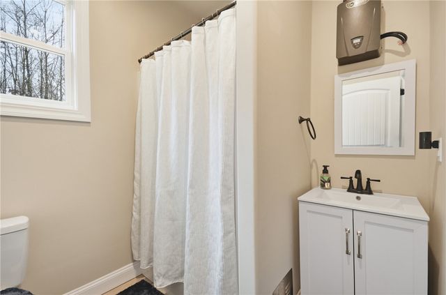 7920 Abbeville Highway, Iva, SC 29655